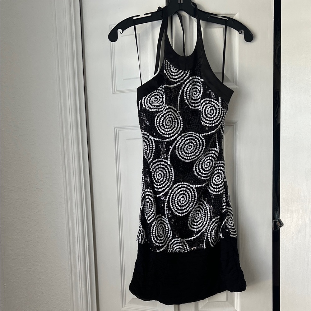 Cocktail/black tie! Elegant Black and White Swirl Mini Dress